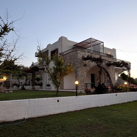 Villa Merabello Agia Marina Екстериор снимка